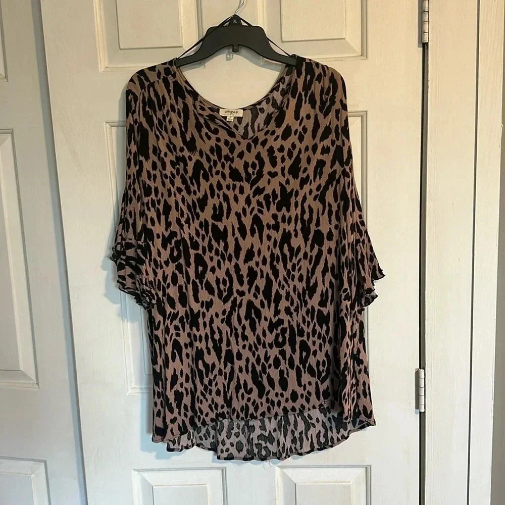 Umgee Leopard Top Size Small